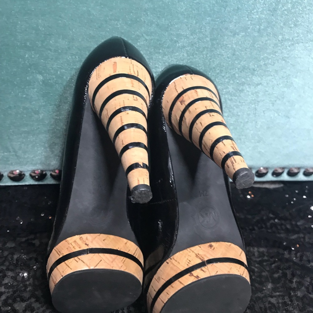 Shoes - Picture 5 of 6